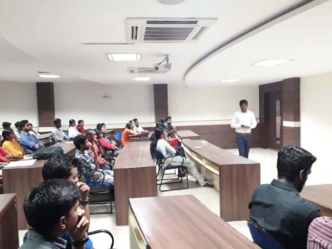 Instructor engaging students during a classroom session